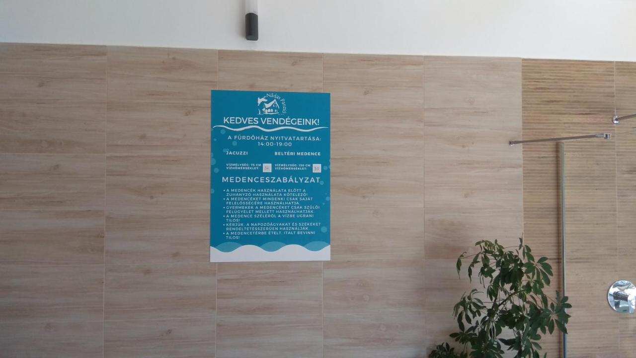 Nadas Pihenopark Tiszafüred Buitenkant foto