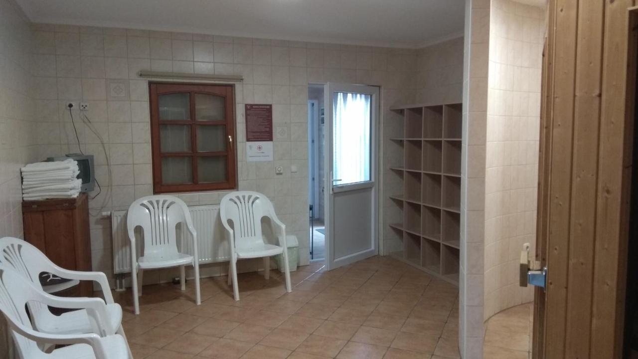 Nadas Pihenopark Tiszafüred Buitenkant foto